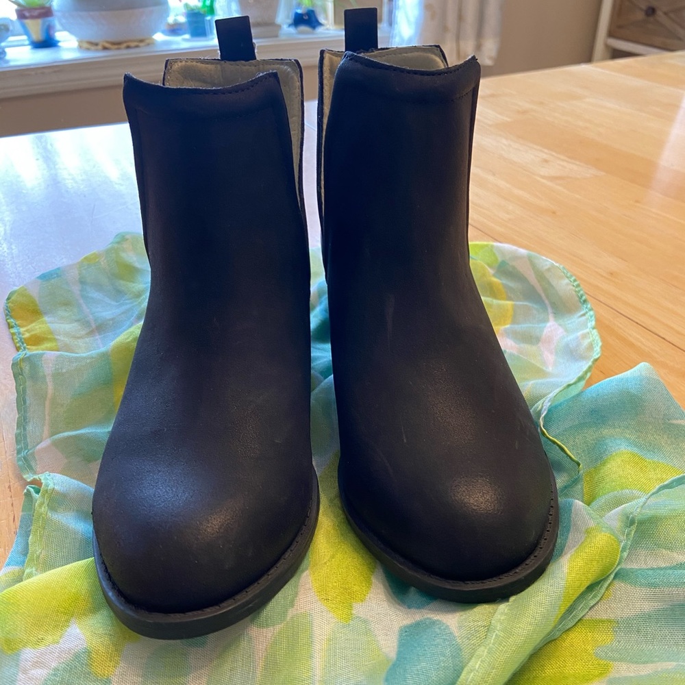NWOT Jambu Boot
